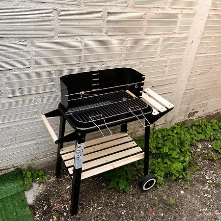 Petit Havre De Paix à Avec Jardin Casa de férias *